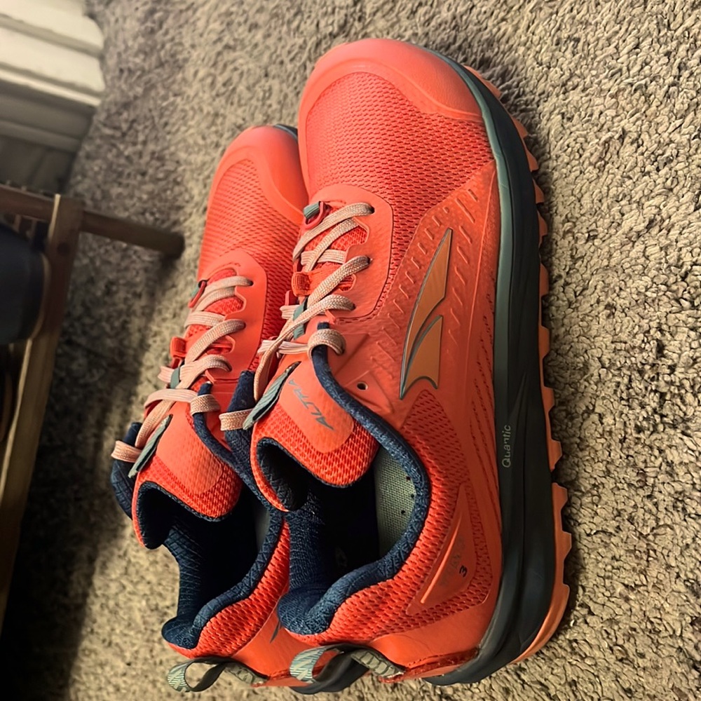 Worn only a few times. Perfect condition!